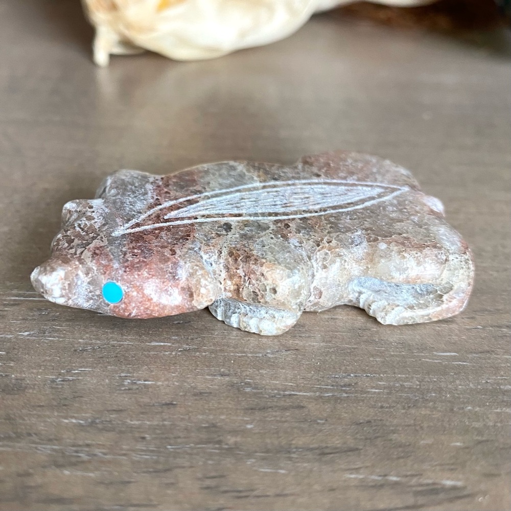 Zuni Badger Carving SIGNED by Zuni Artist Jesus Espino - Picture 4 of 11